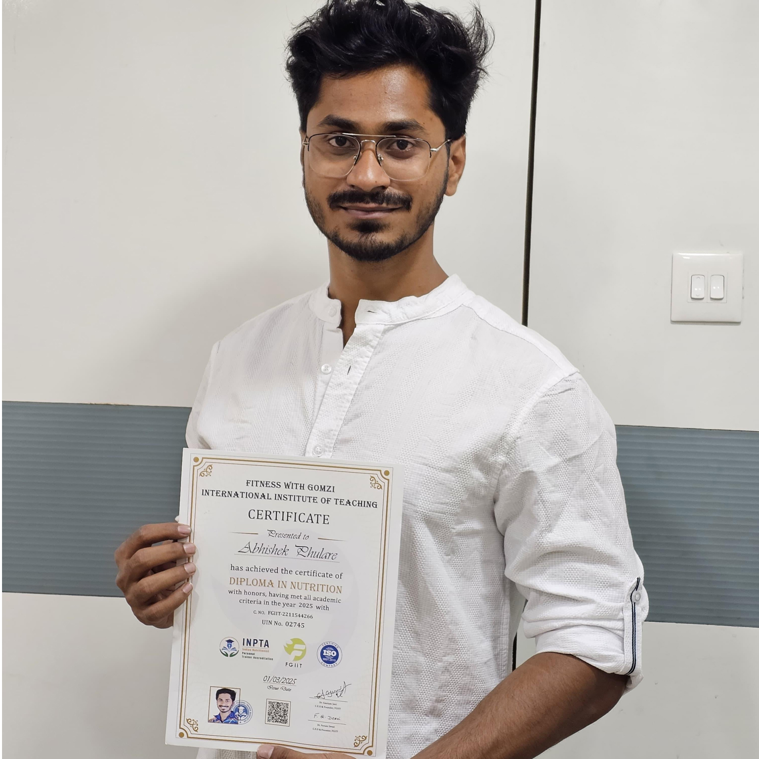 oneline Passed out students from our academy